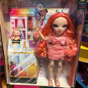 Rainbow High Pinkly Pace